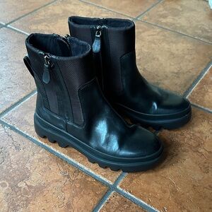 Vince Camuto Black Leather Ankle Boots size 8